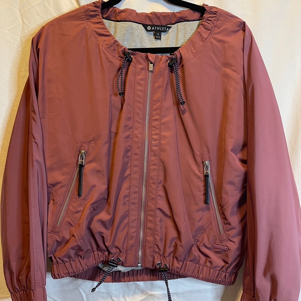 Athleta Chill Bomber